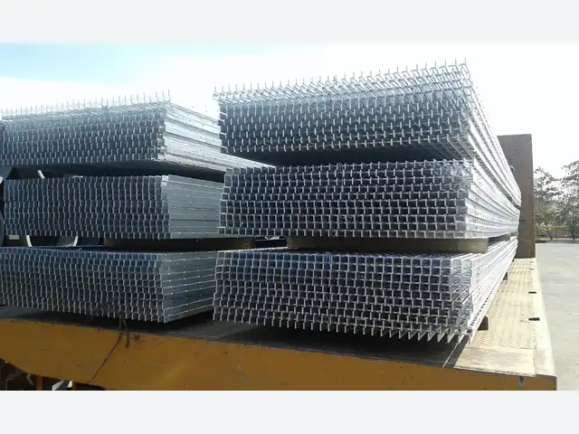Material struktur dan grating — dokumentasi Limantara